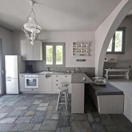 South Grinn - Authentic Greek Living Villa