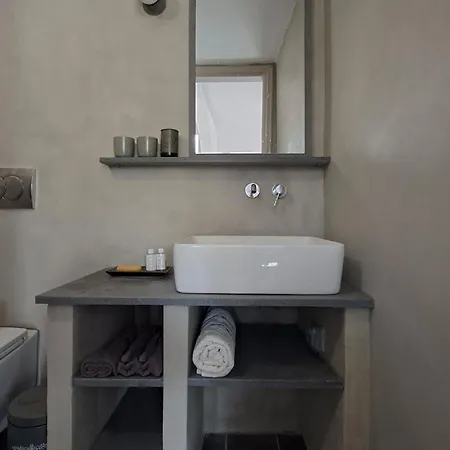 South Grinn - Authentic Greek Living Vati